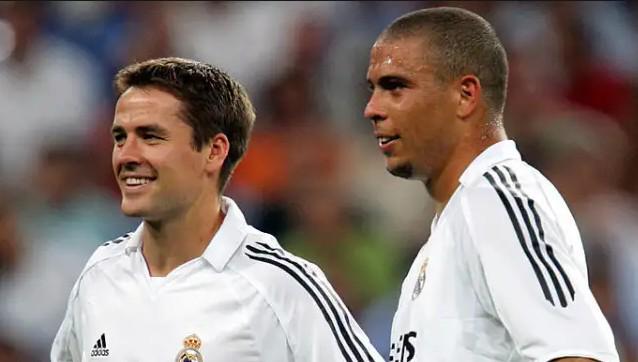 他配得上, 那有什么不