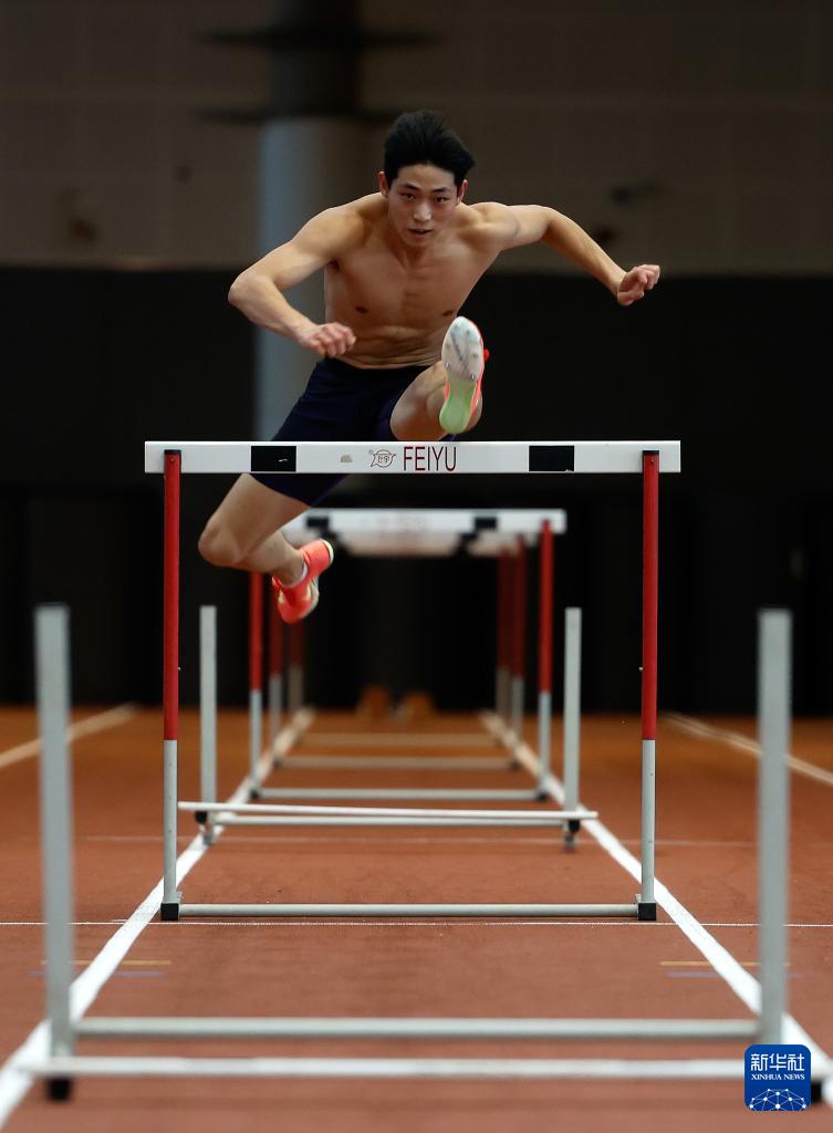 新华社记者, 饼选手姜志, alt