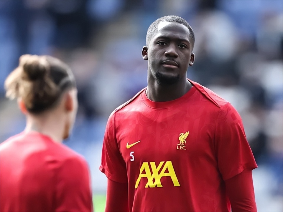 om, 水晶宫后卫 om, 水晶宫后卫