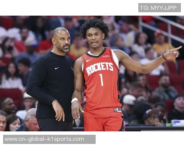 乌度卡看理解了吗？给谢泼德中心位置控制进攻，他是控卫最佳挑选